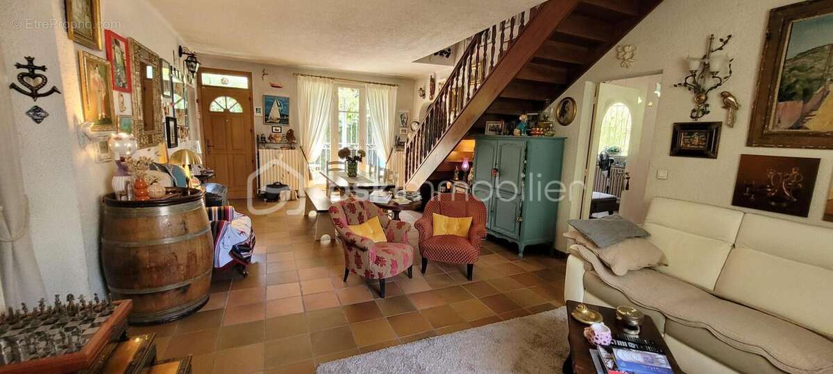 Maison avec piscine sur terrain arboré - photo 5