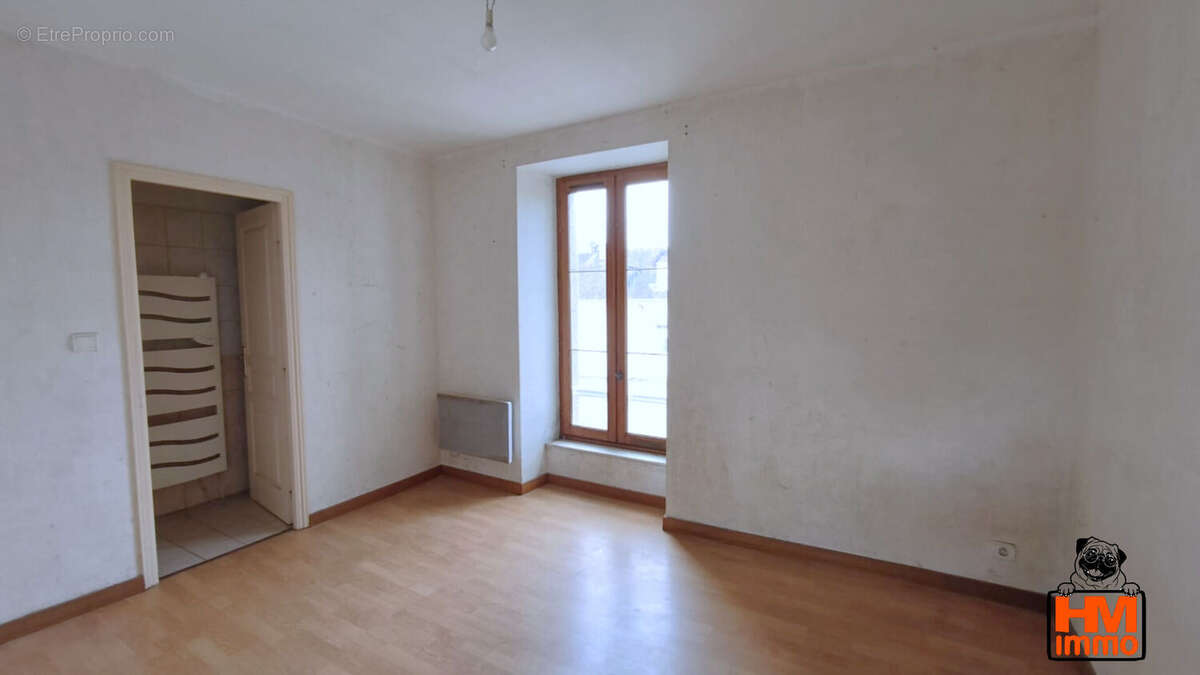 Maison à SAINT-HILAIRE-LES-PLACES