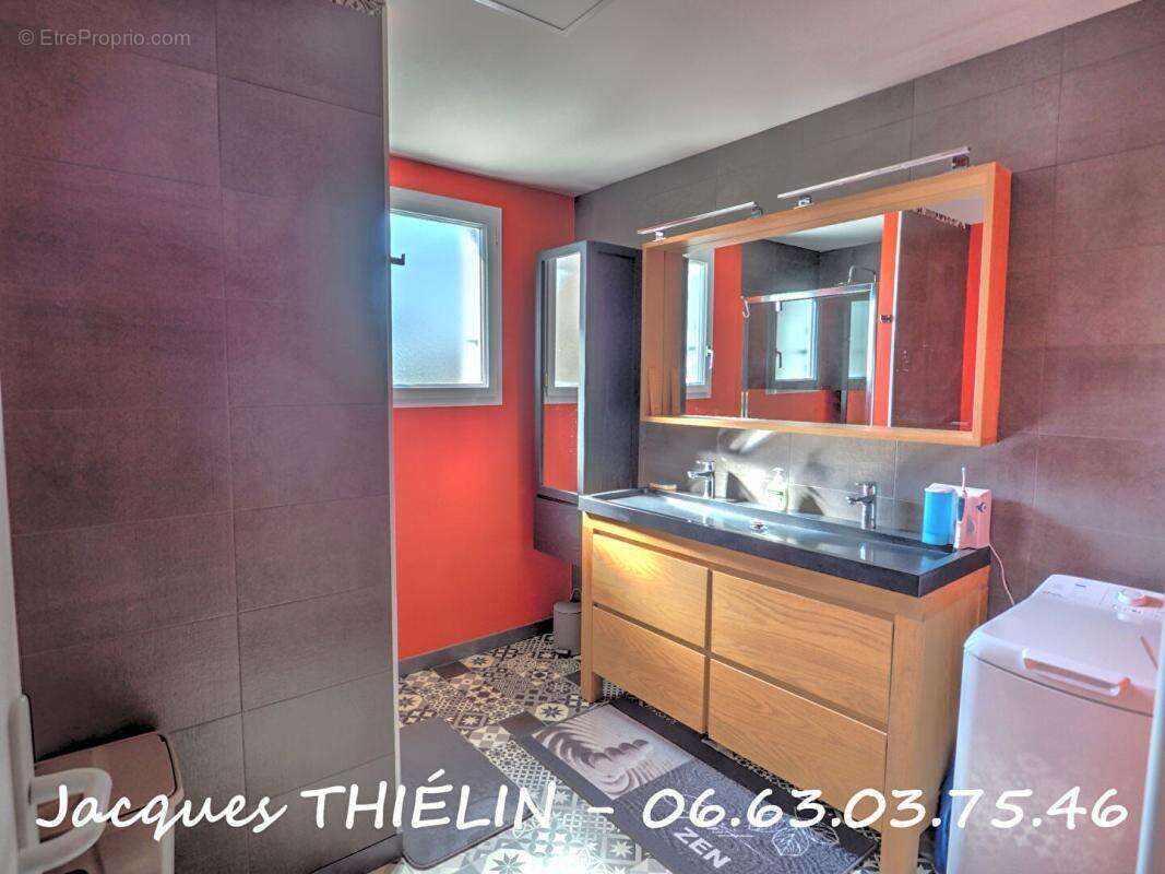 Maison à LONGUE-JUMELLES