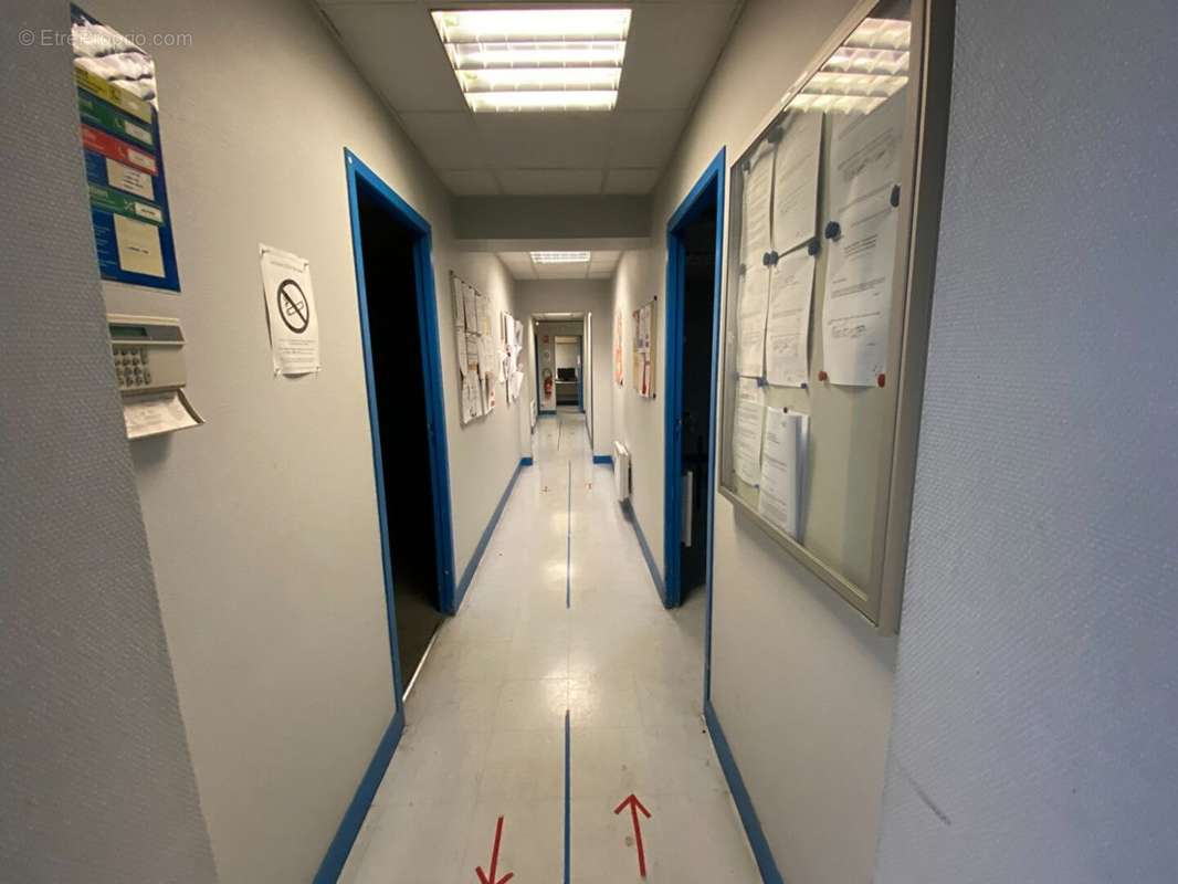 54833519e.jpg - Commerce à SERRES-CASTET