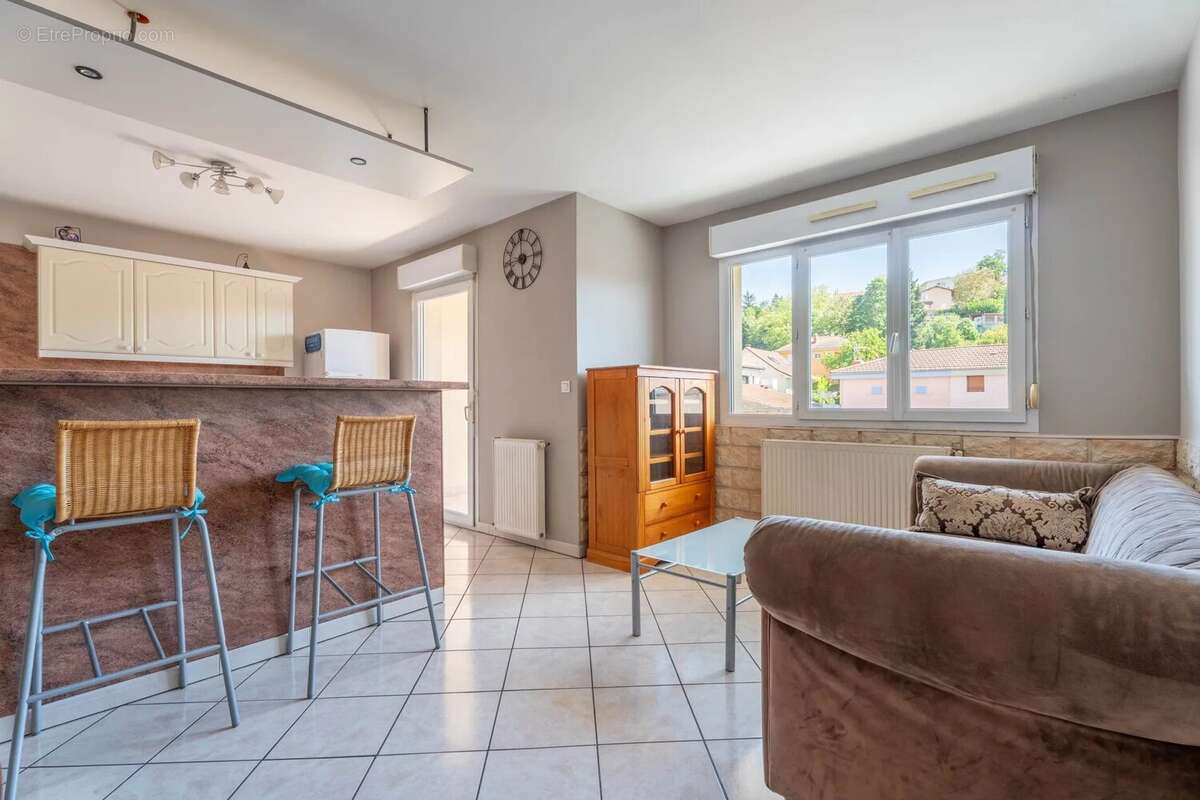 Appartement à SEREZIN-DU-RHONE