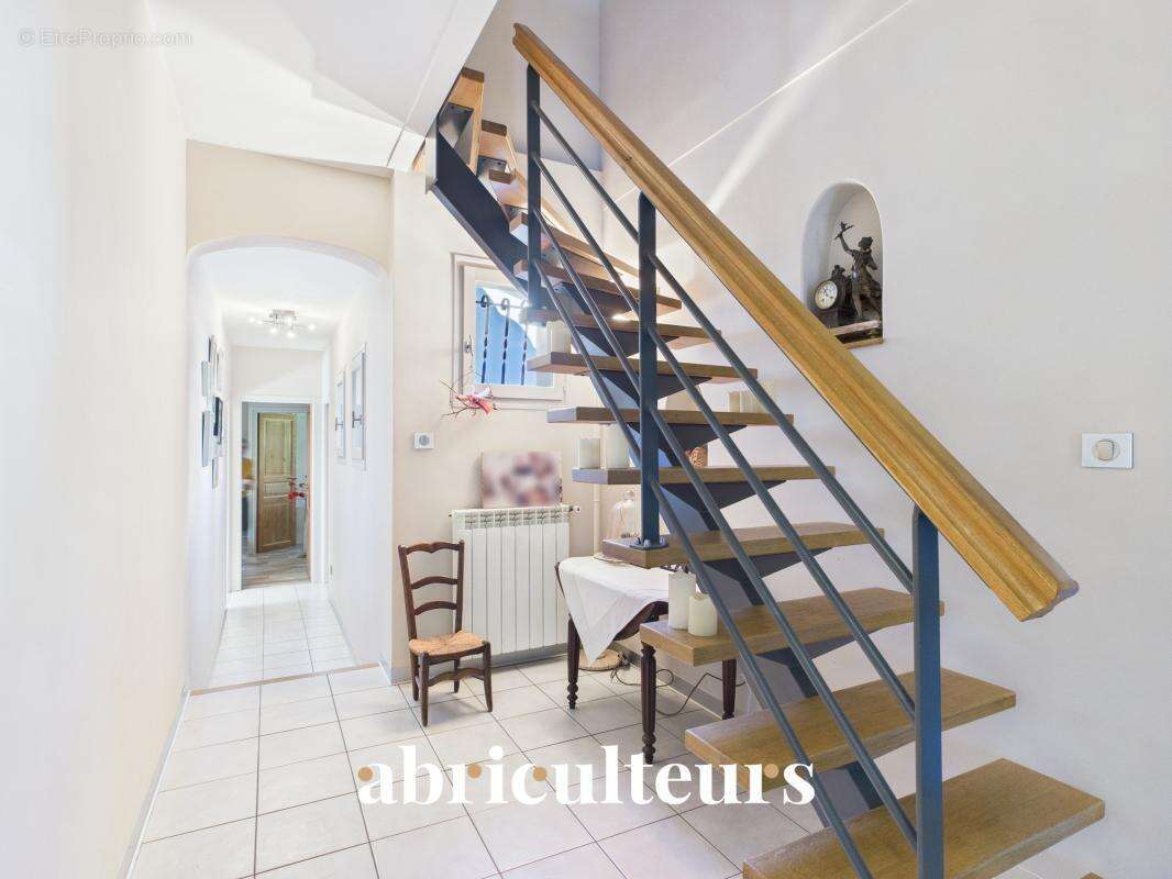 Villa d’architecte rénovée de 155 m²  en vente au pied du Luberon à Cheval-Blanc (84460) - photo 19