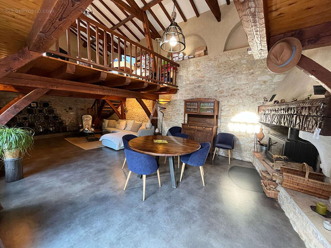 Maison à PRAYSSAC