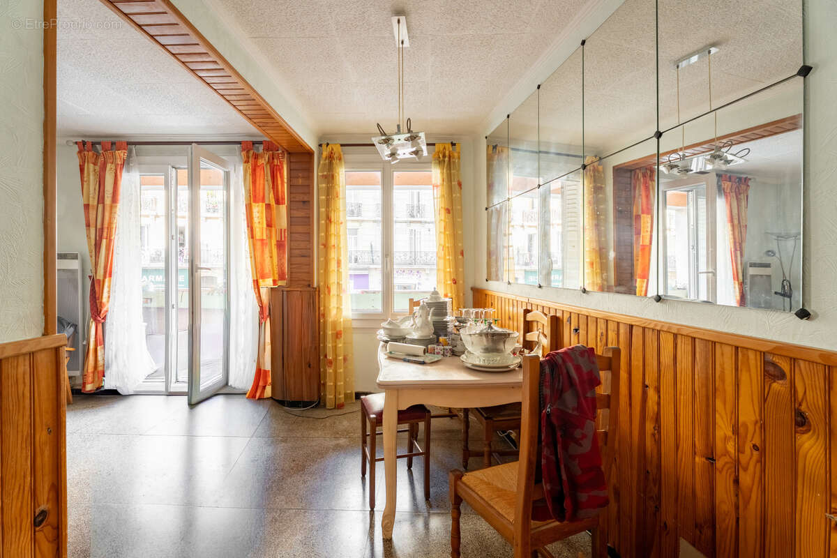 Appartement à MARSEILLE-4E