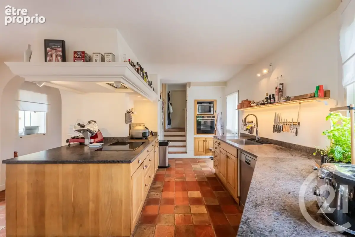 Maison 5 pièces 174 m² à vendre à Nice (06100) - photo 7