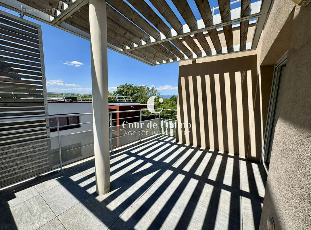 Appartement à ETREMBIERES