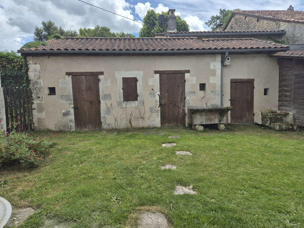 Maison à MONTAGRIER