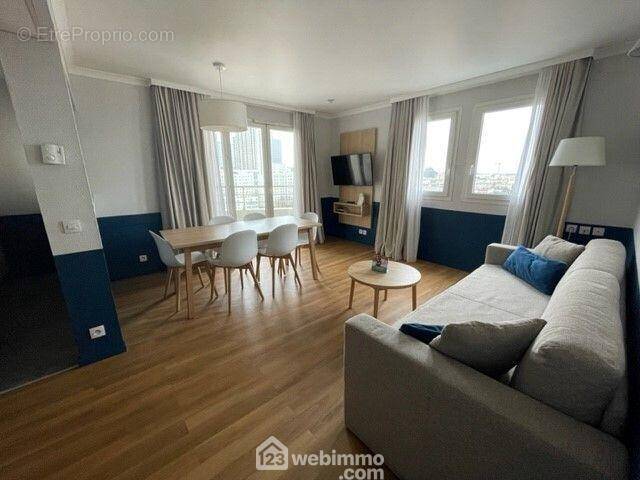 Appartement à COURBEVOIE
