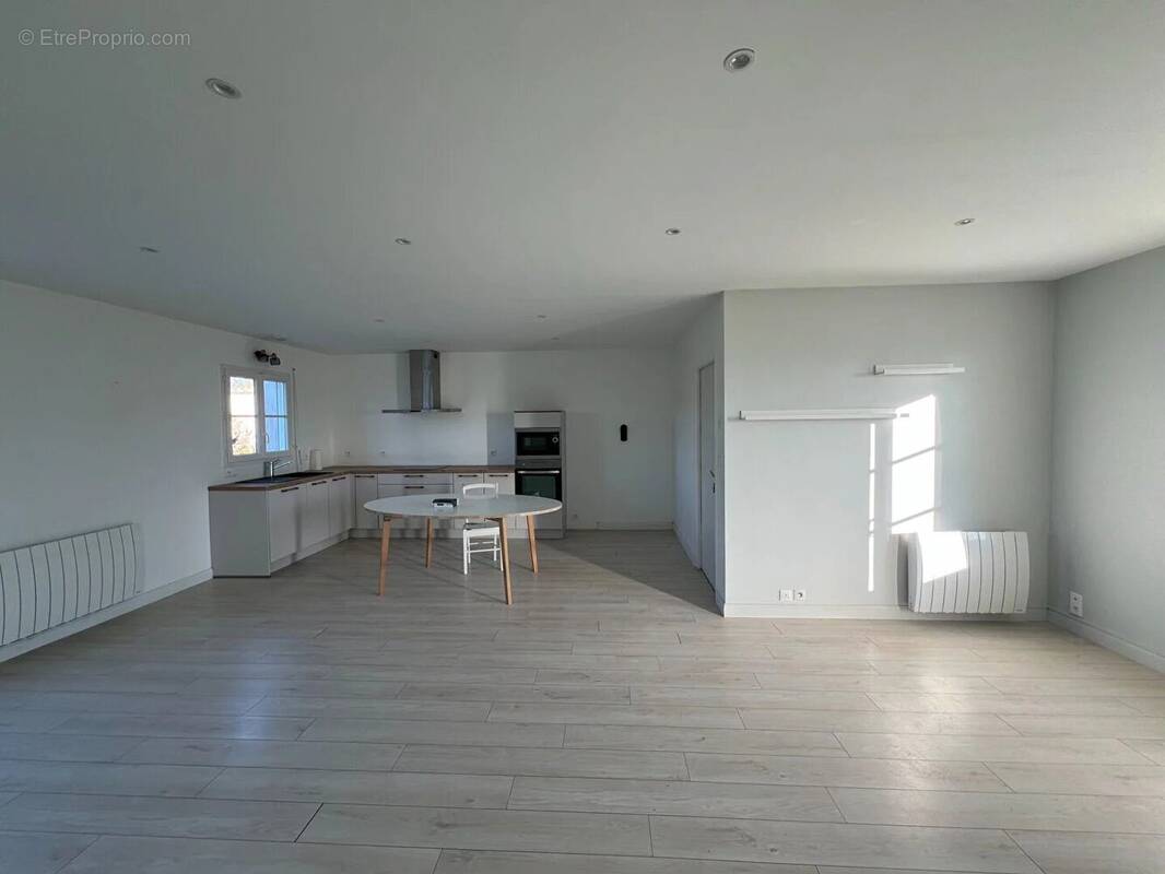 Maison à SAINT-HILAIRE-LA-FORET