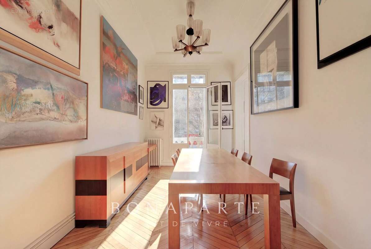 Appartement à PARIS-9E