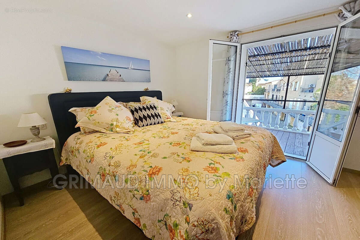 Appartement à GRIMAUD