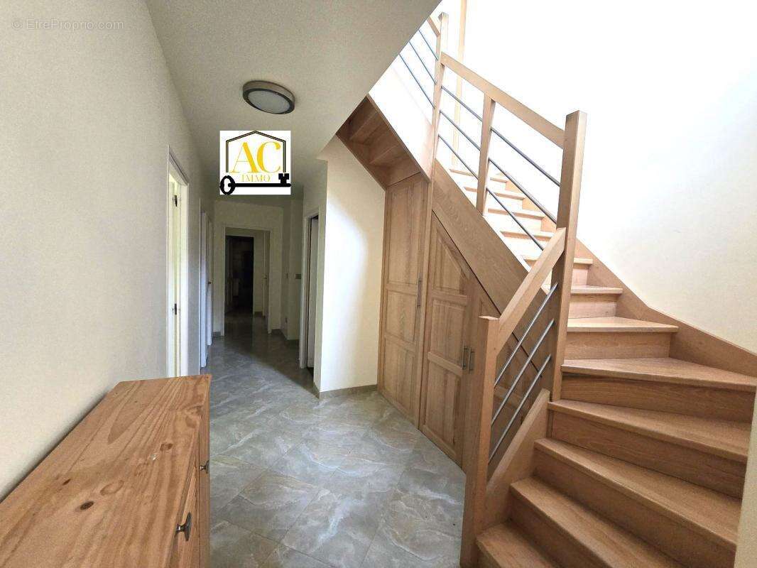 Maison à VETRAZ-MONTHOUX
