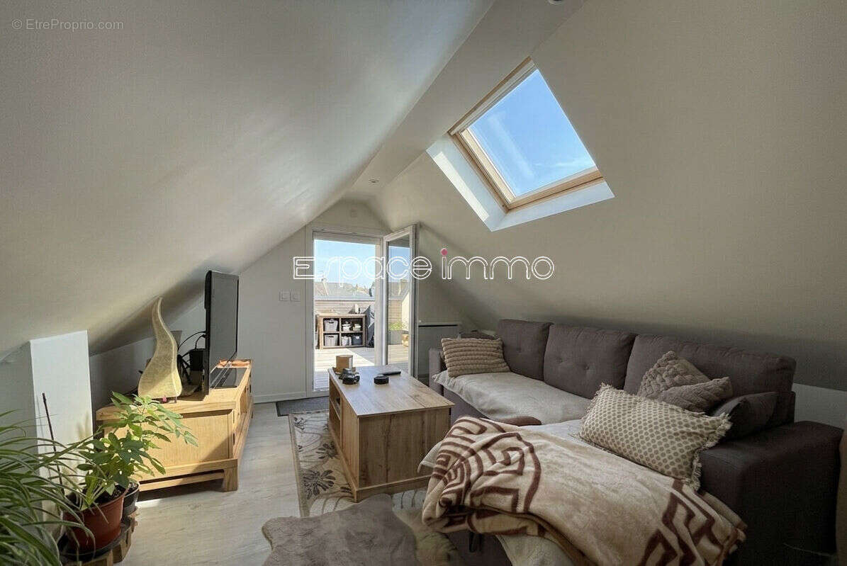 Maison à MALAUNAY