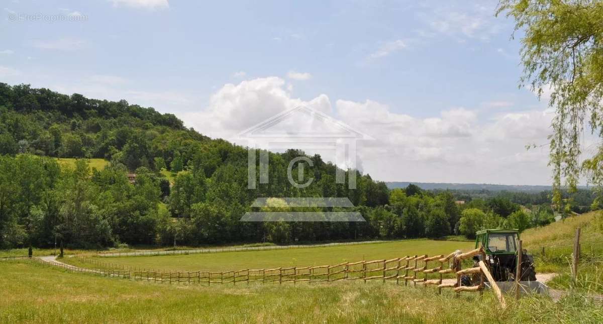 Maison à SAINT-URCISSE