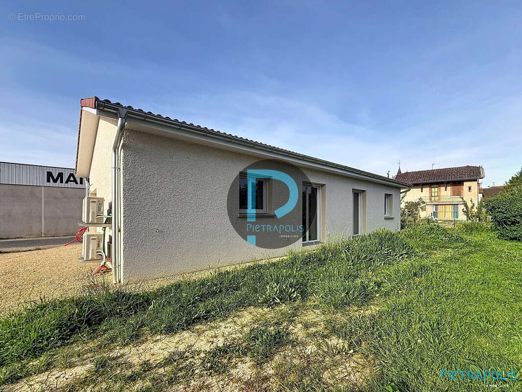 Maison à MEZERIAT