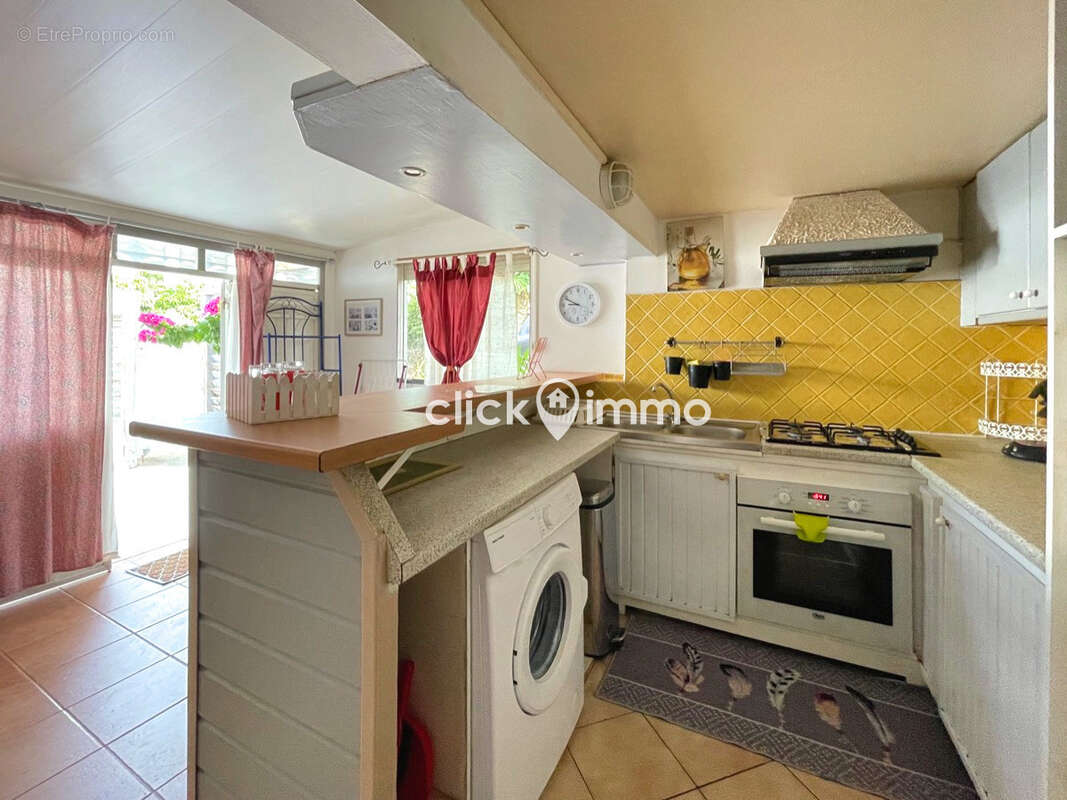 Maison à BAIE-MAHAULT