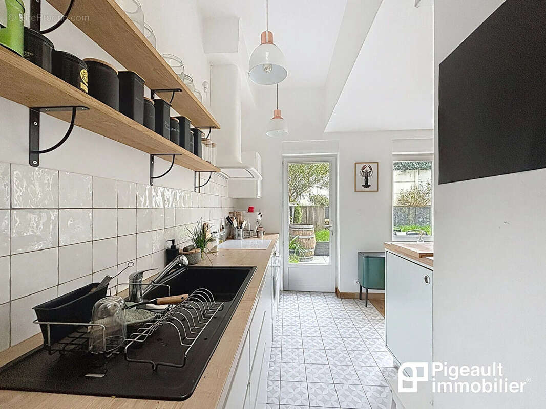 Maison T7 à vendre - 5 chambres - Rennes - Sainte Thérèse - Jardin - photo 13