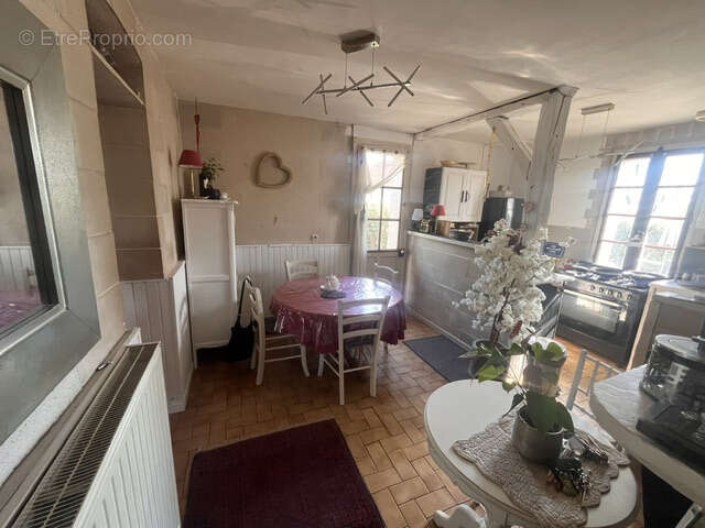 Maison  - terrain - dependances - photo 3
