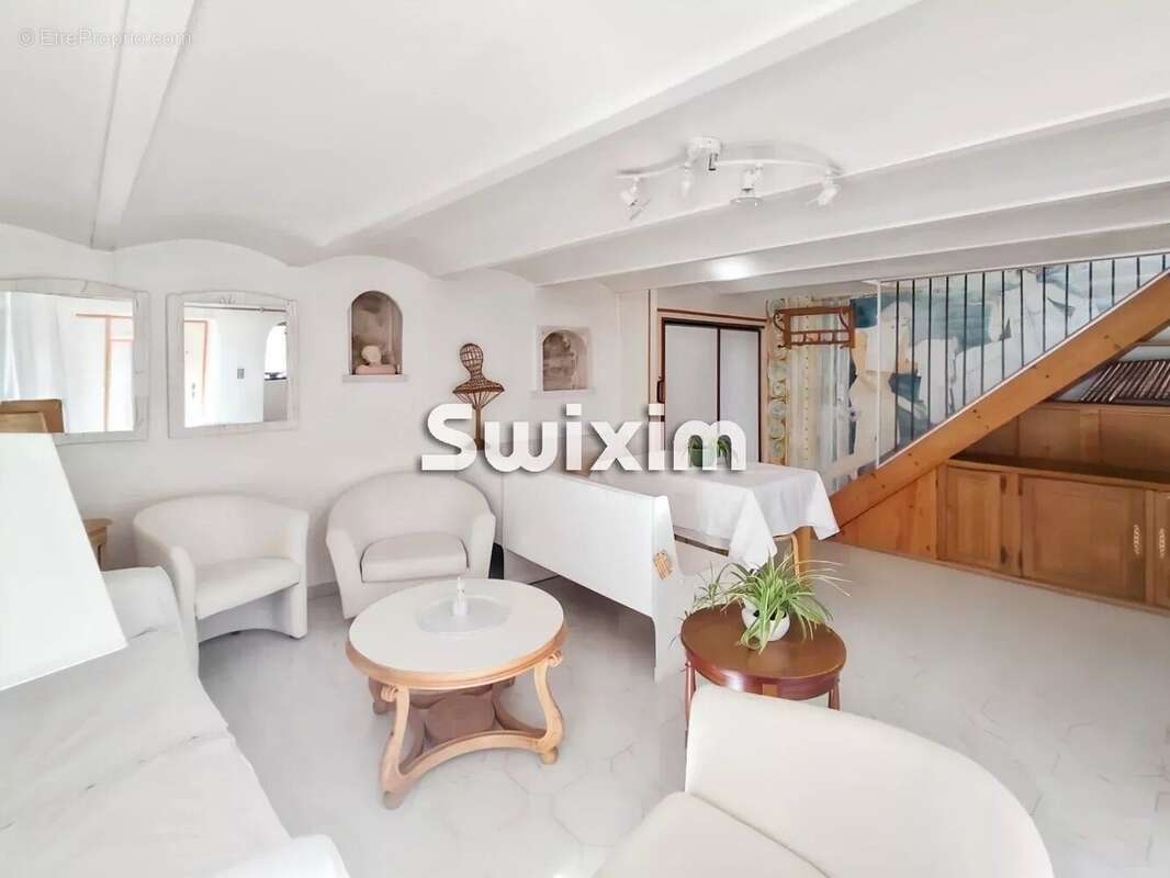 Maison à SAINT-MONTAN