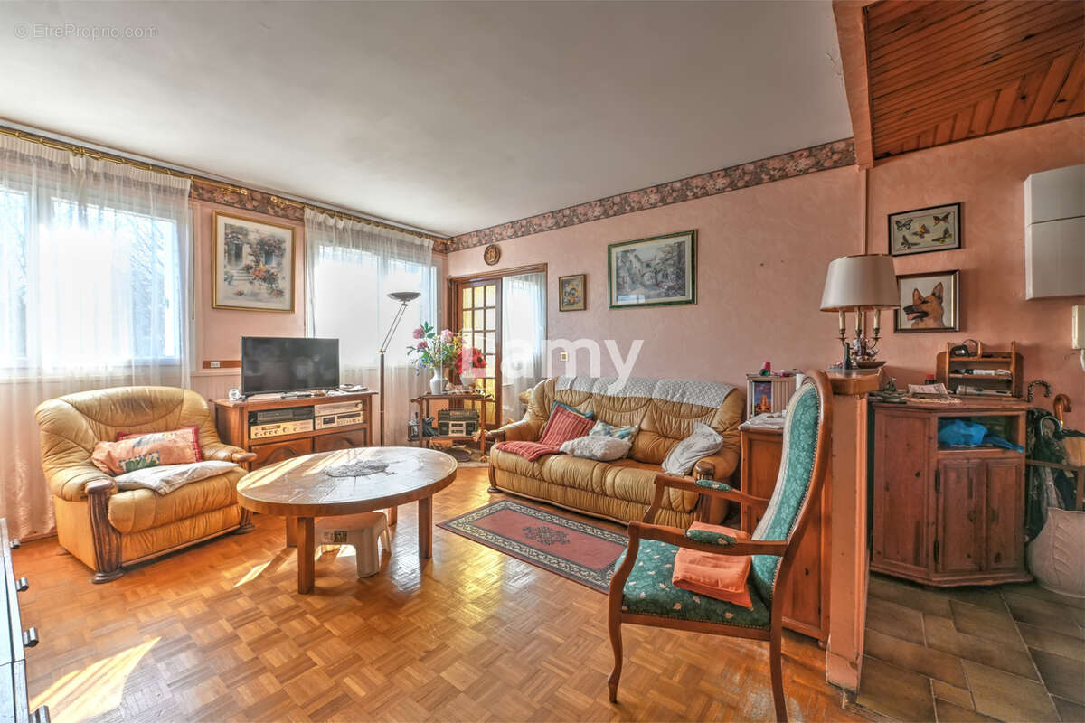 Appartement à VERNEUIL-SUR-SEINE