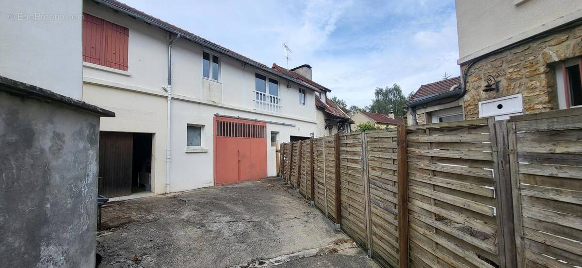 Commerce à AIGREMONT