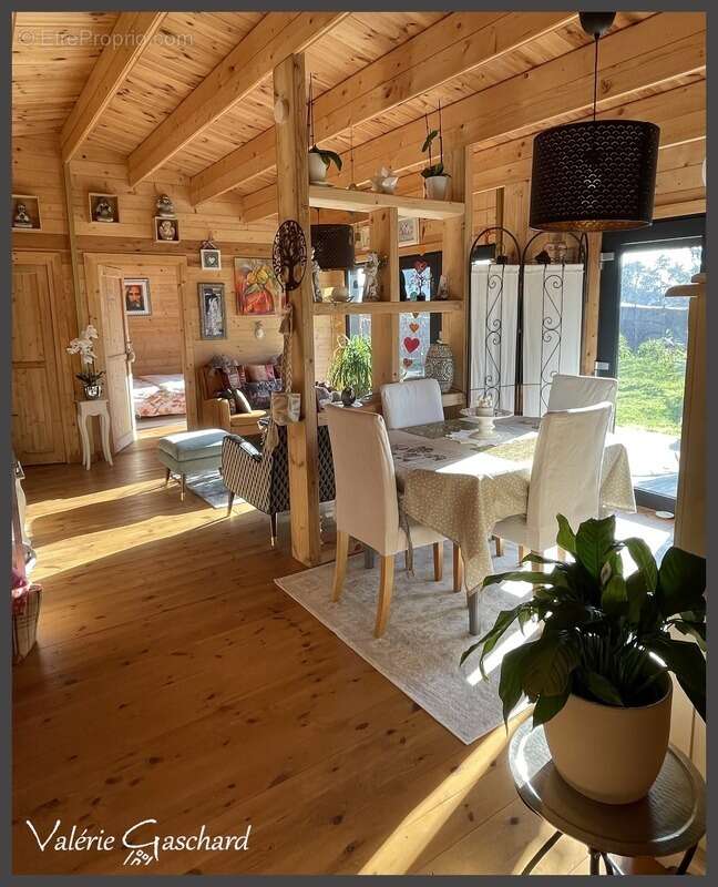 Maison à SAINT-SEURIN-SUR-L'ISLE