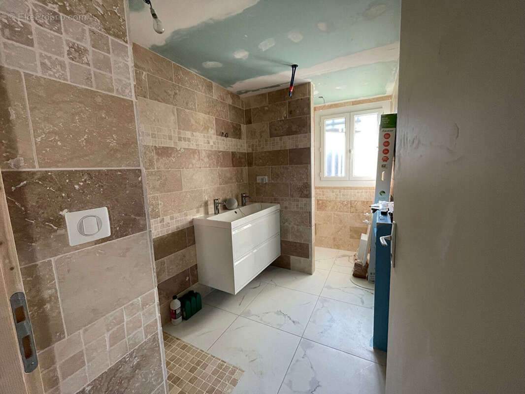 Appartement à CAUMONT-SUR-DURANCE