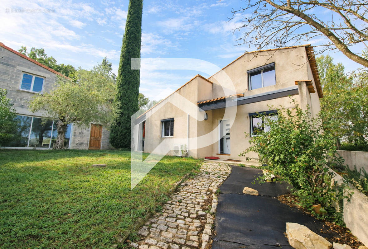 Maison à MONTBOUCHER-SUR-JABRON