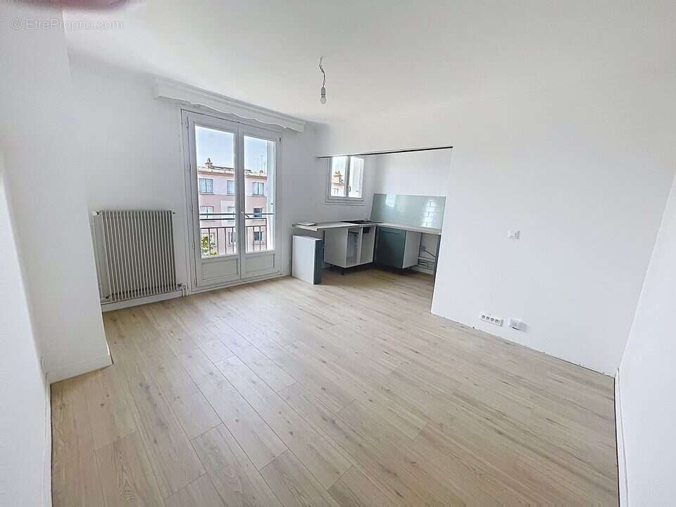 Appartement 52 m² à Tours  - photo 2