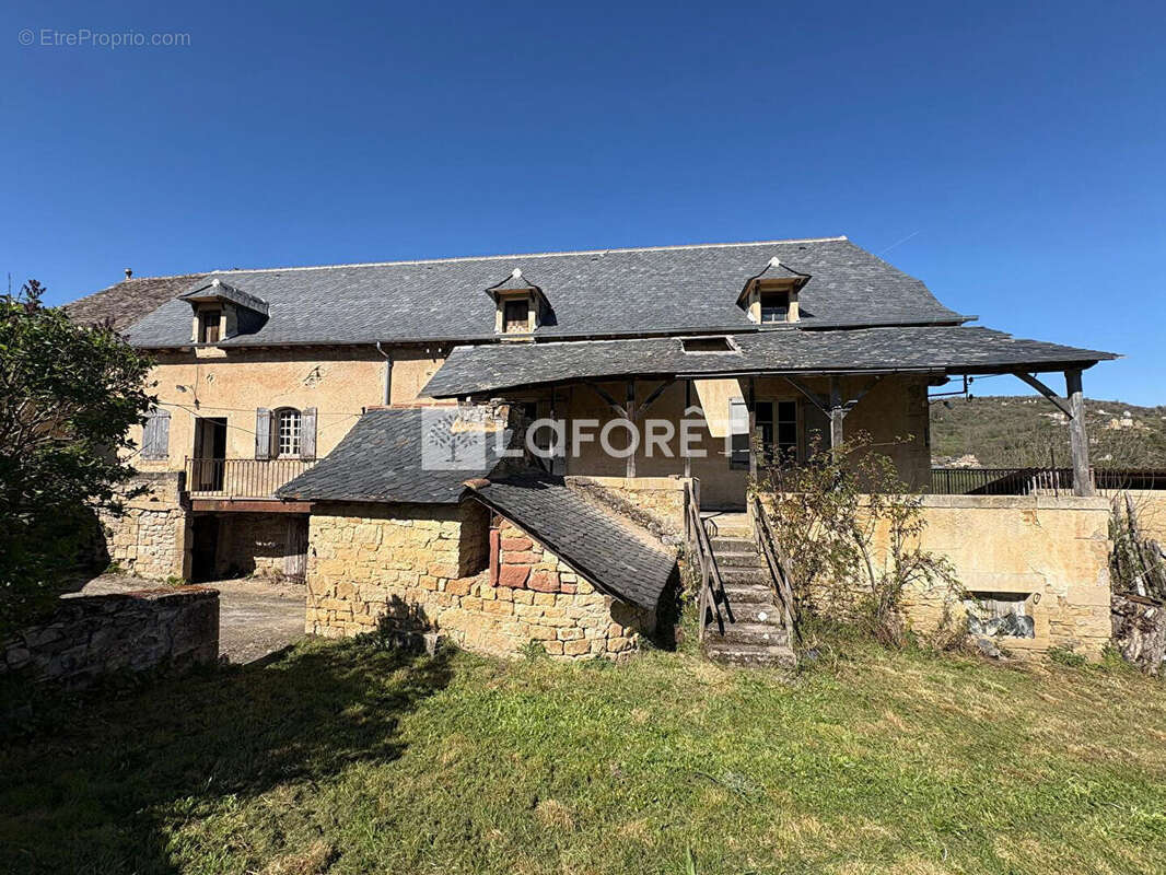 SALLES-LA-SOURCE: Maison de caractère  avec dépendances + jardin - photo 4