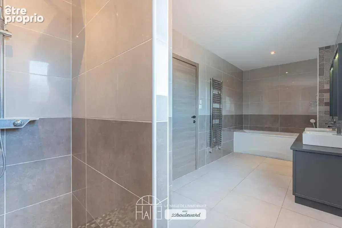 Maison 250 m² à Le Vigen  - photo 8