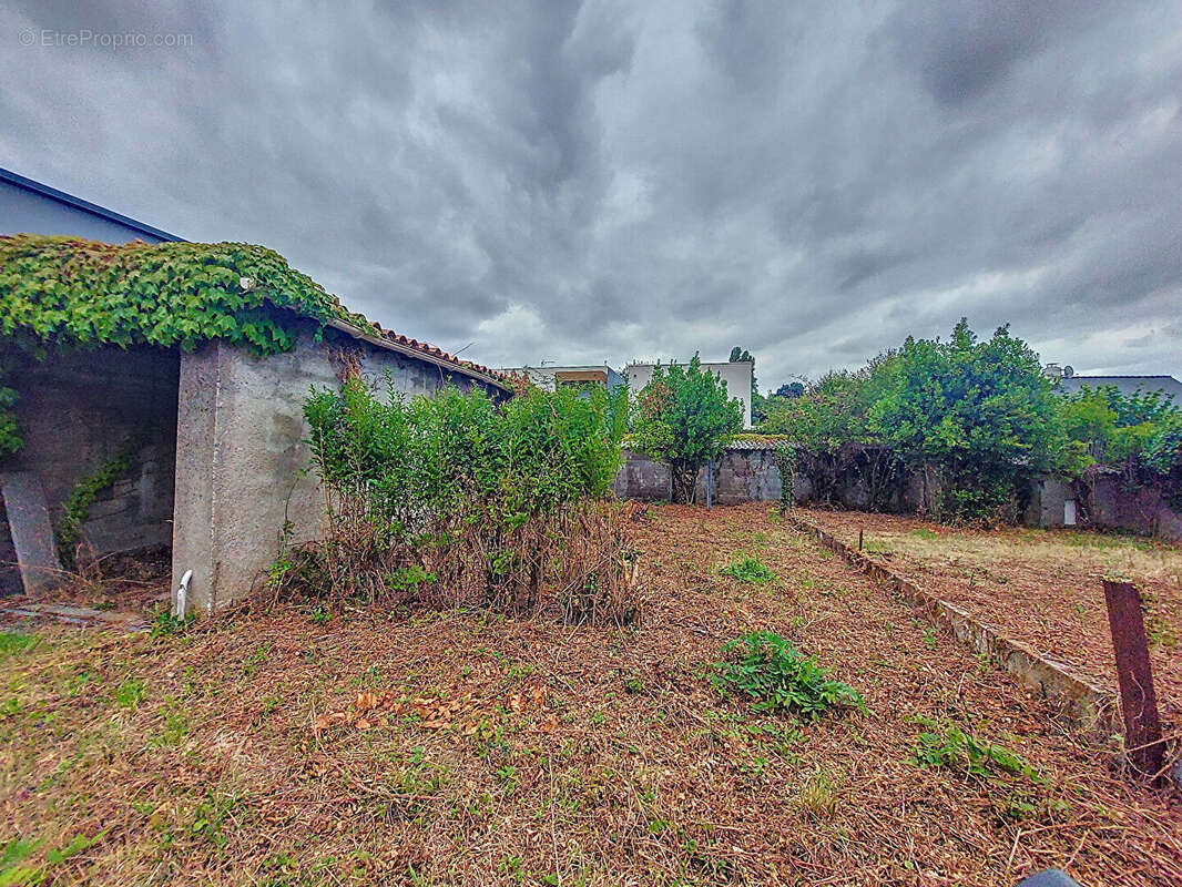 Maison à SAINTE-LUCE-SUR-LOIRE