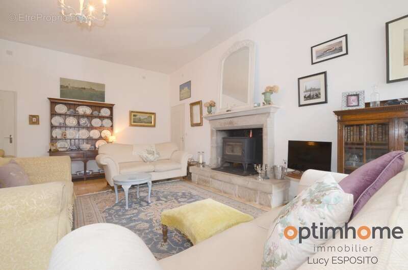 Maison à NANTEUIL-EN-VALLEE