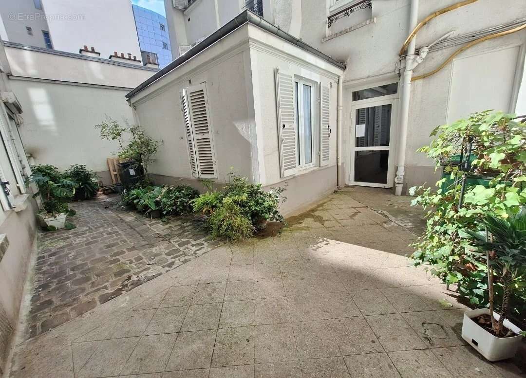 Appartement à PARIS-14E