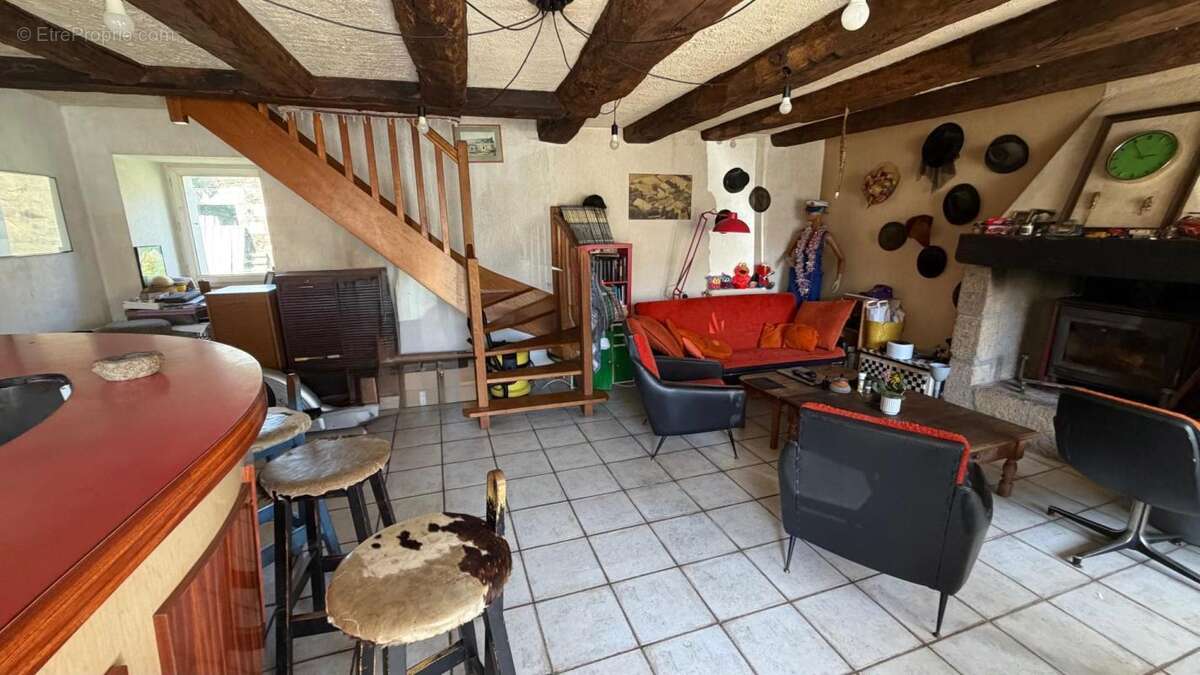 Maison à SAINT-THURIAU