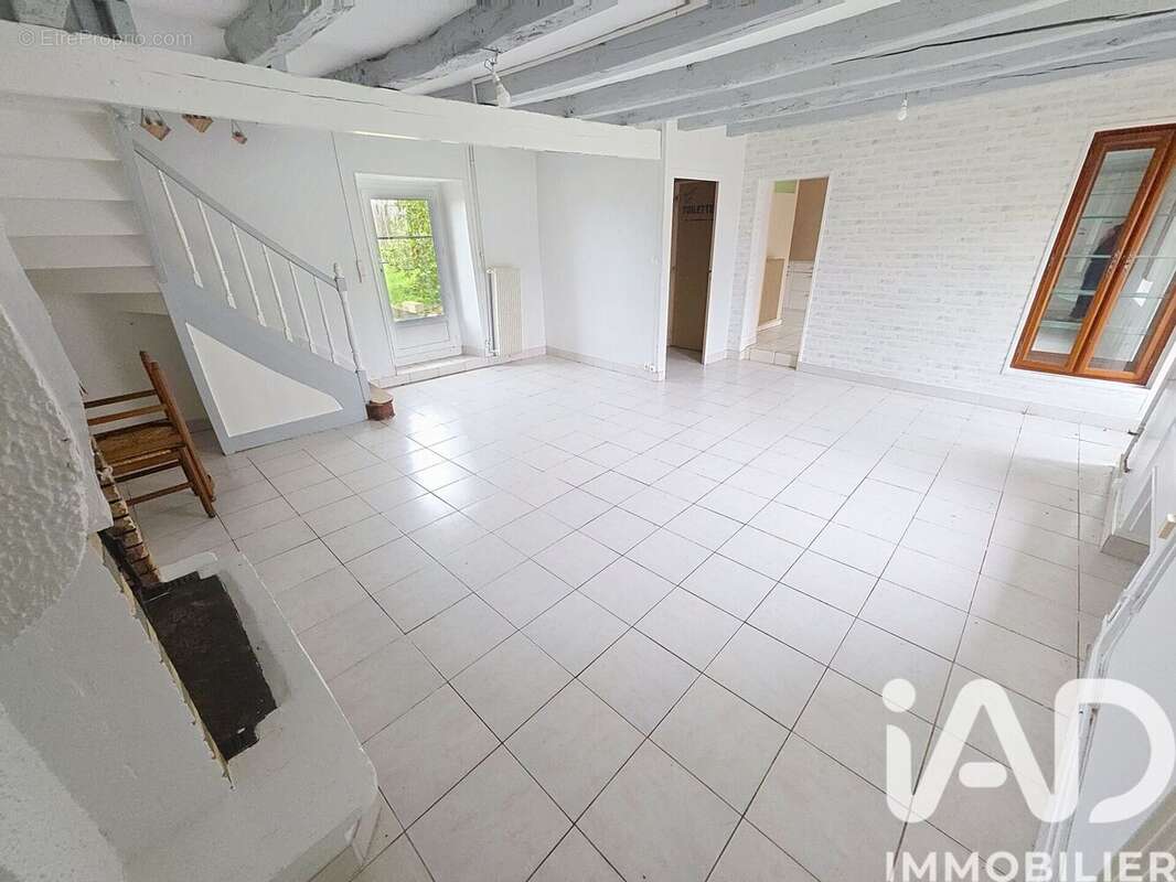 Photo 3 - Maison à VOUZAN