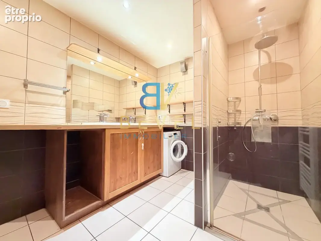 (73) Saint-Julien-Mont-Denis - Centre Village - Rare Appartement T2 bis - Grande chambre - Spacieuse terrasse - photo 8