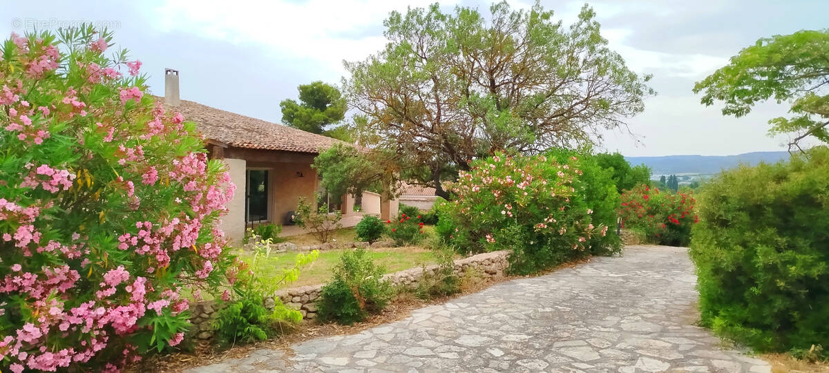 Maison à POUSSAN