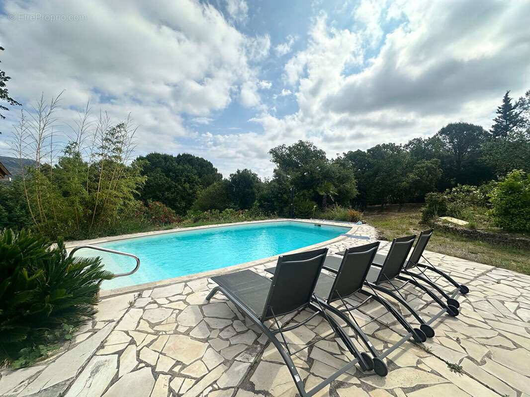 Maison à ROQUEBRUNE-SUR-ARGENS