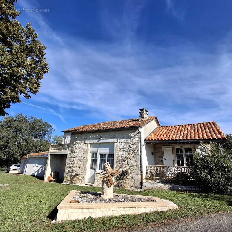 Maison à LA ROCHEFOUCAULD