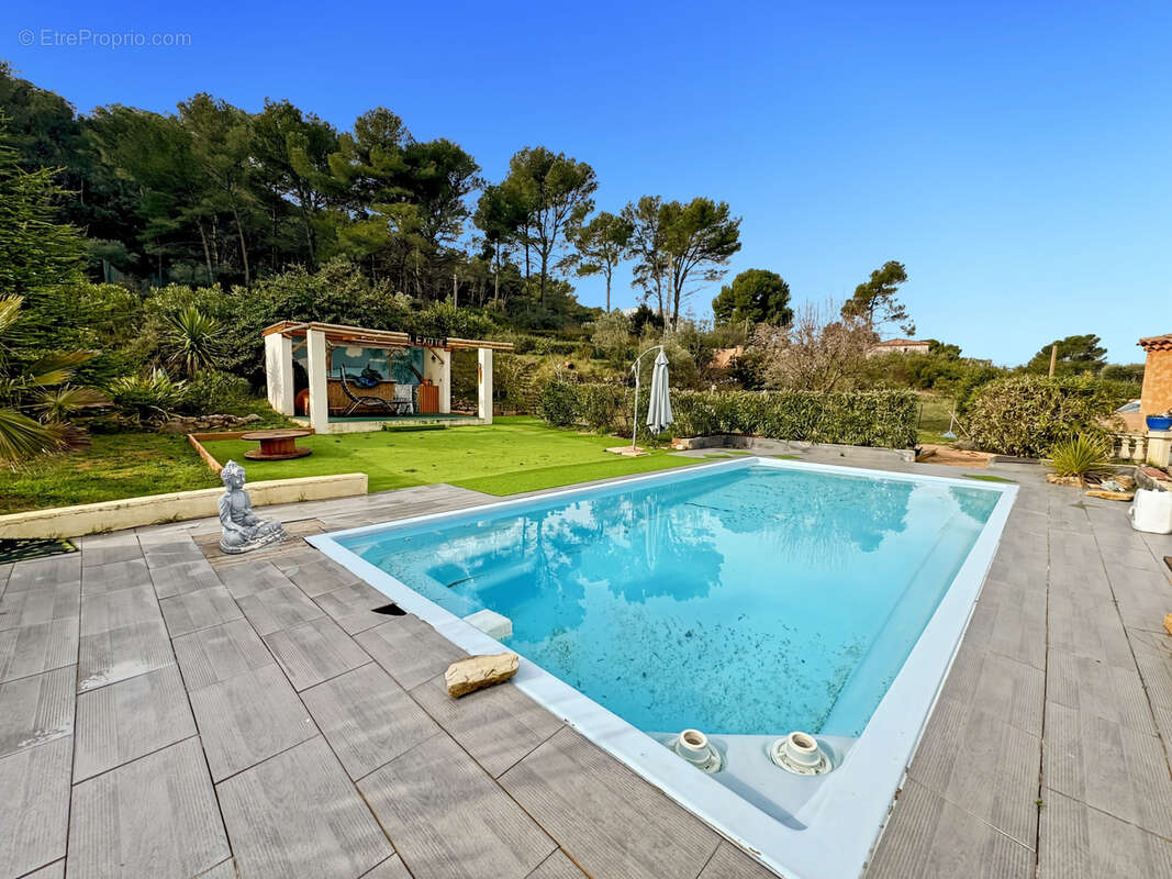 Maison à VENTABREN