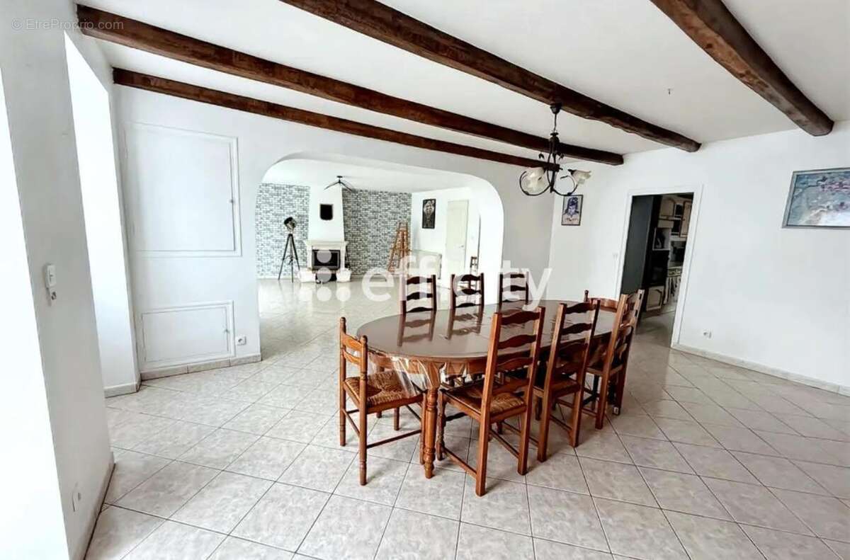 Maison à SAINT-PIERRE-D'EXIDEUIL