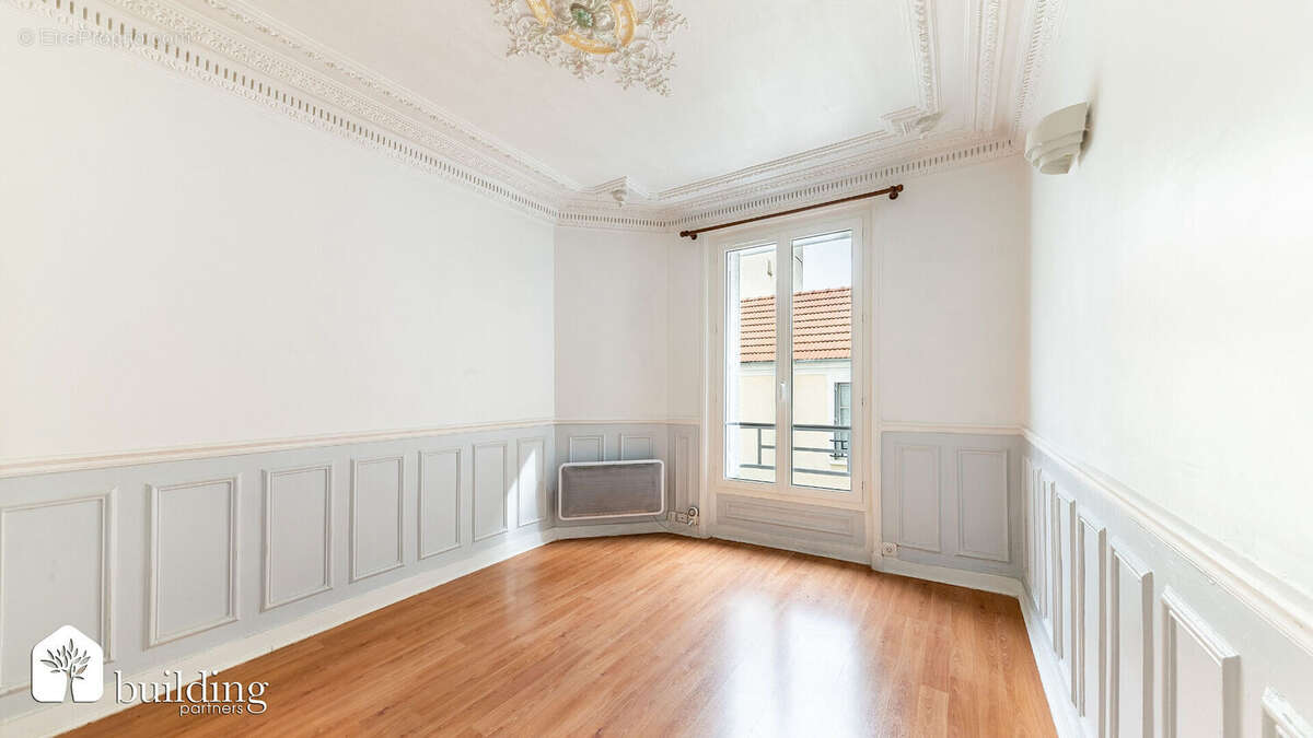 Appartement à COURBEVOIE