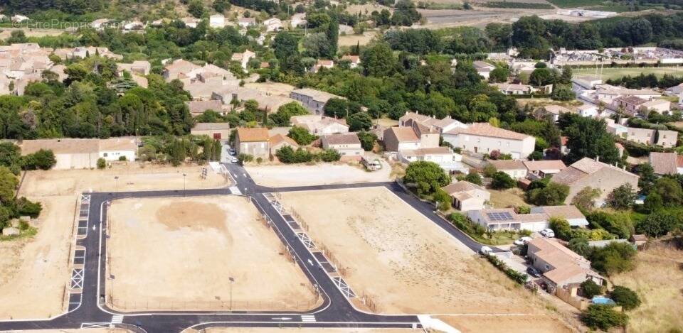 Terrain à ORNAISONS