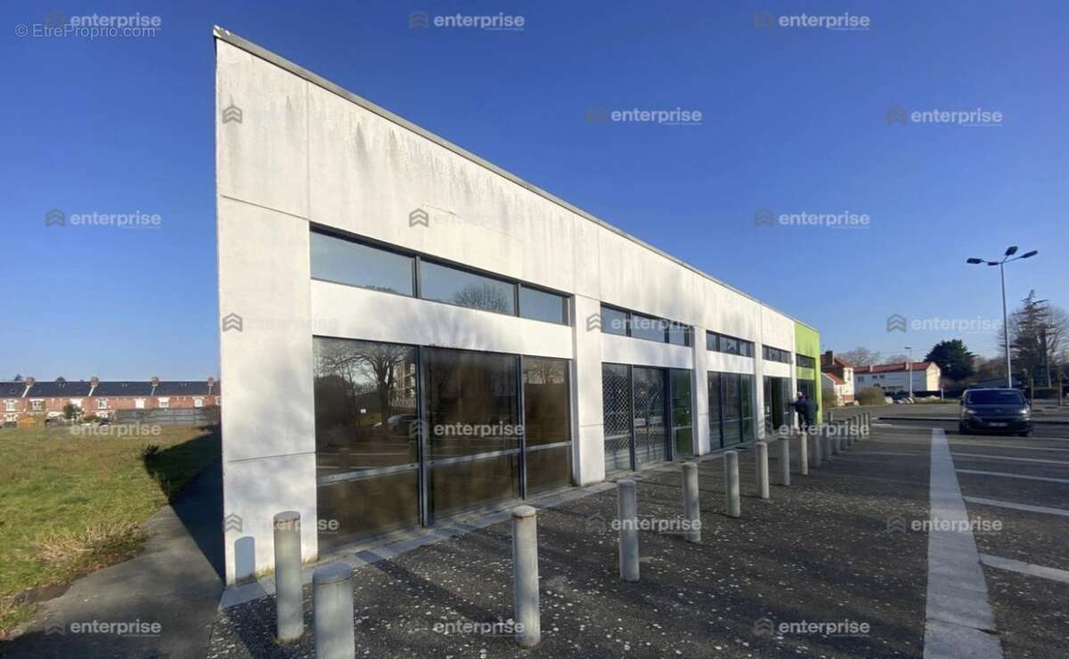 À vendre - bâtiment à usage commercial en excellent état - 1624 m2 - péronne - photo 4
