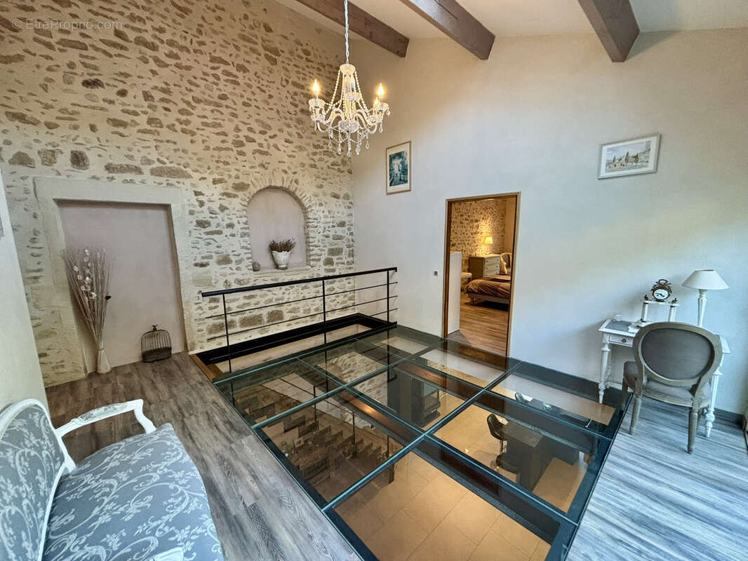 Maison à VALREAS
