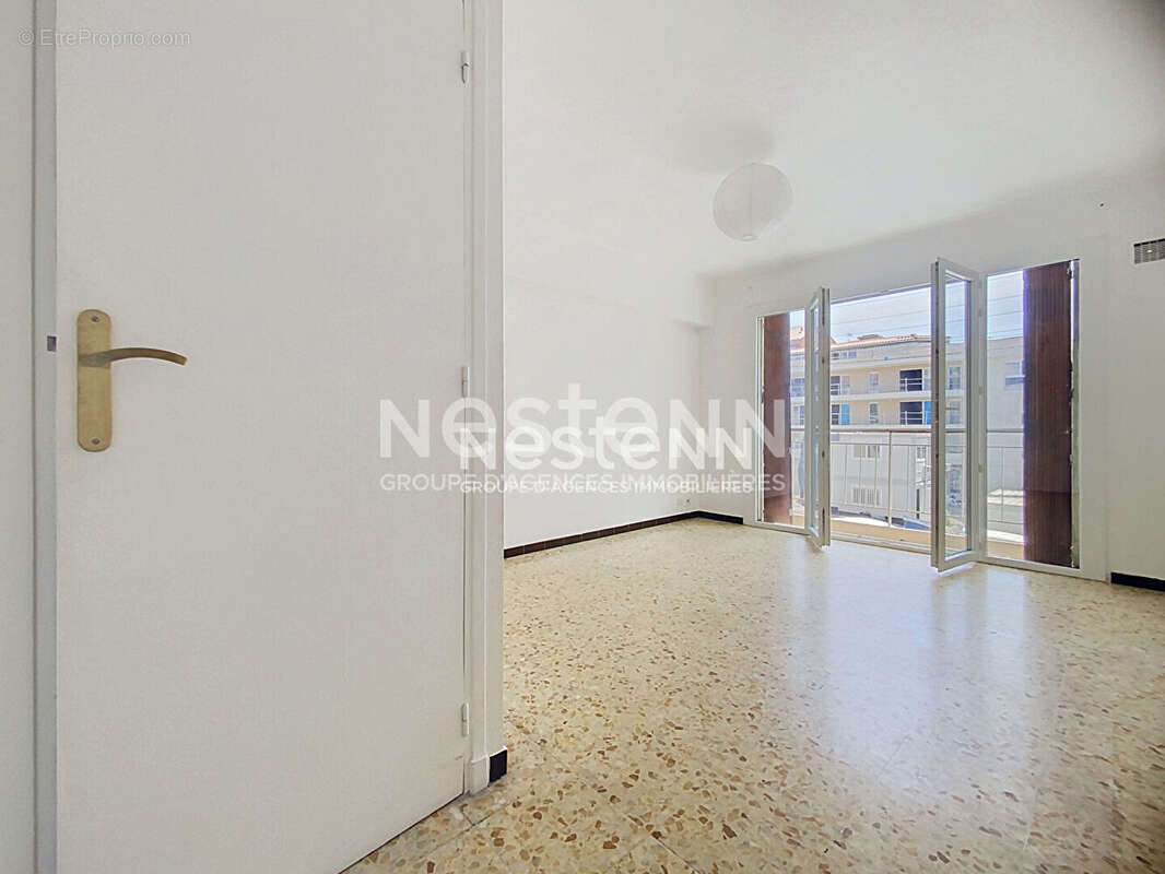 Vallauris - Appartement 2 pièces - 42m² - CAVE - SUD - photo 4
