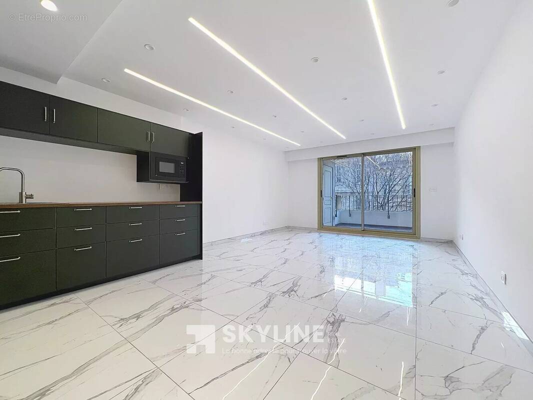 Appartement à MARSEILLE-1E