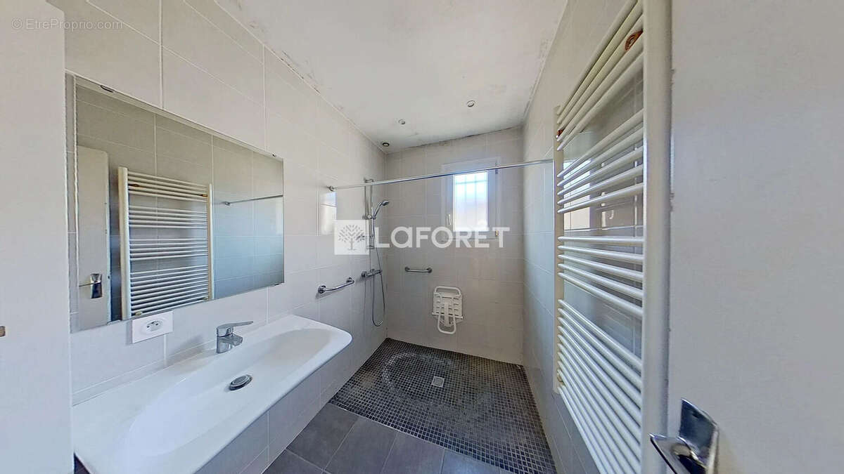 Maison à DECINES-CHARPIEU