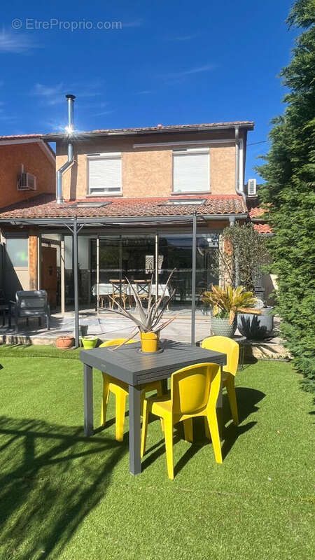 Maison à LES ROCHES-DE-CONDRIEU